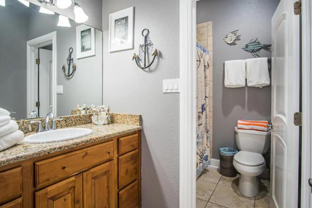7 Bedroom Home Steps To The Beach With 4 Patios And Pool! Sleeps 20 Port Aransas Bagian luar foto