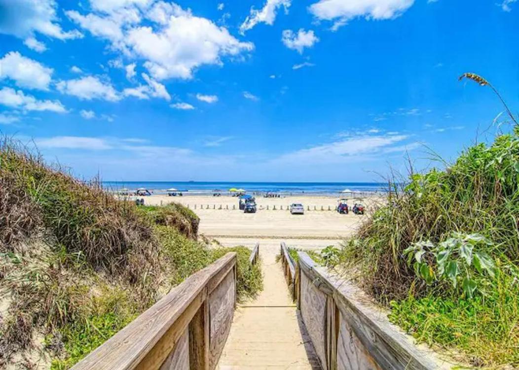 7 Bedroom Home Steps To The Beach With 4 Patios And Pool! Sleeps 20 Port Aransas Bagian luar foto