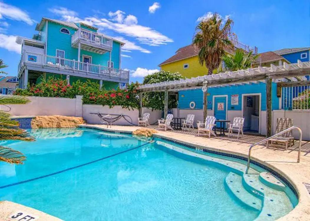 7 Bedroom Home Steps To The Beach With 4 Patios And Pool! Sleeps 20 Port Aransas Bagian luar foto