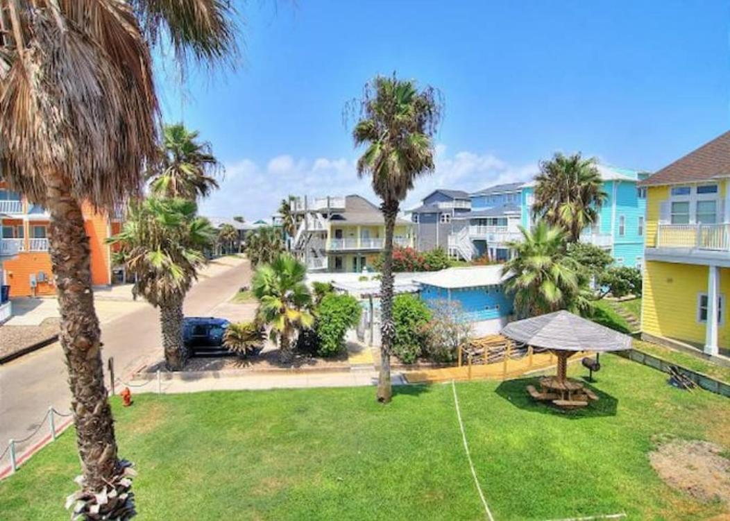 7 Bedroom Home Steps To The Beach With 4 Patios And Pool! Sleeps 20 Port Aransas Bagian luar foto