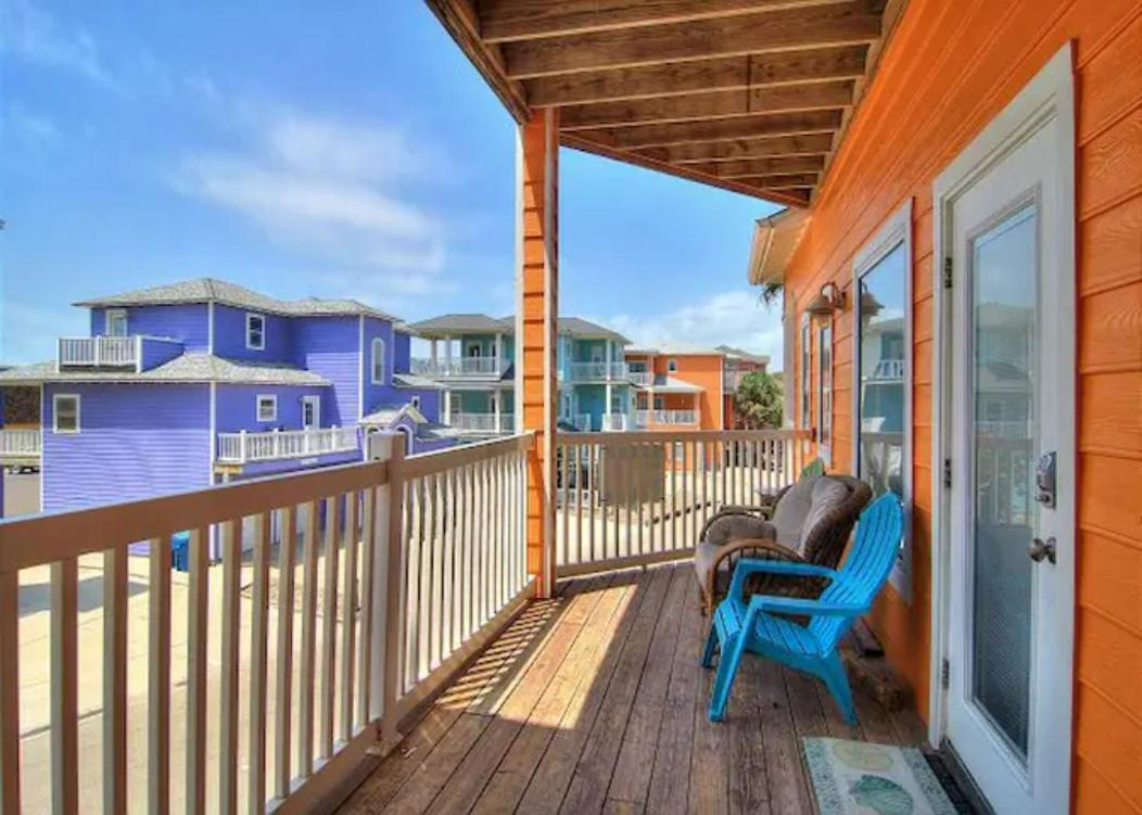 7 Bedroom Home Steps To The Beach With 4 Patios And Pool! Sleeps 20 Port Aransas Bagian luar foto