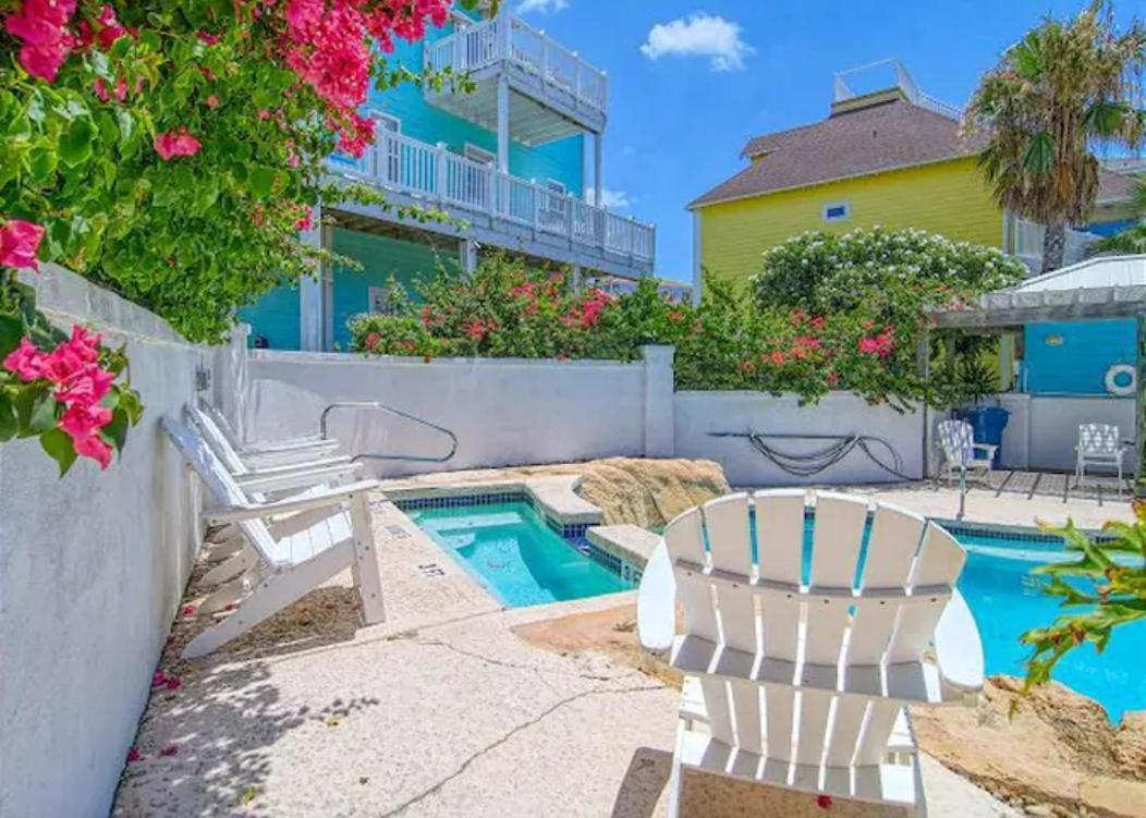 7 Bedroom Home Steps To The Beach With 4 Patios And Pool! Sleeps 20 Port Aransas Bagian luar foto
