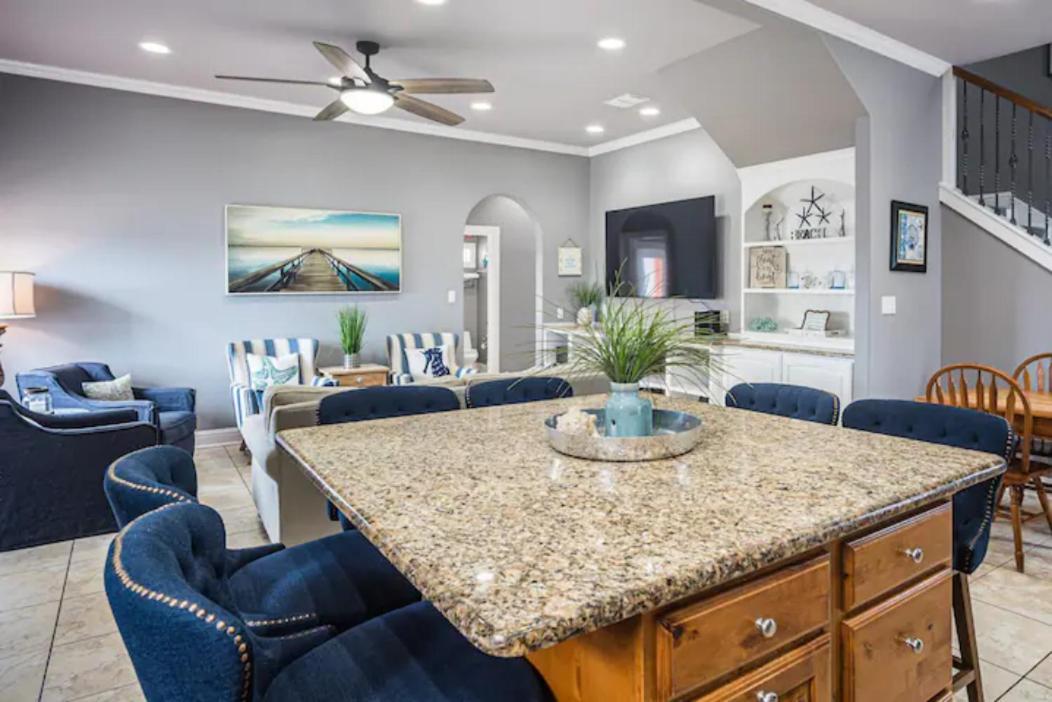 7 Bedroom Home Steps To The Beach With 4 Patios And Pool! Sleeps 20 Port Aransas Bagian luar foto