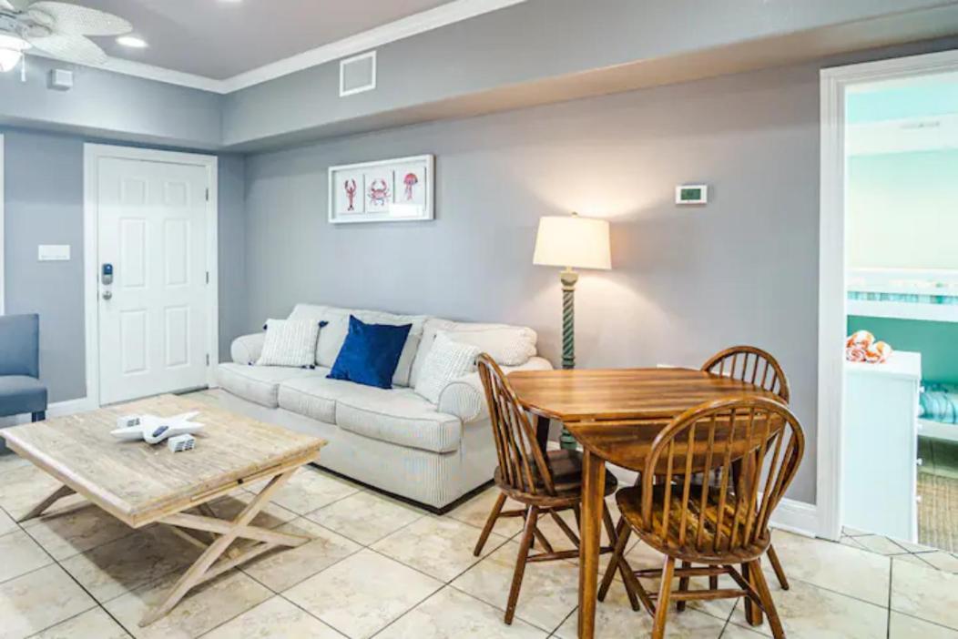 7 Bedroom Home Steps To The Beach With 4 Patios And Pool! Sleeps 20 Port Aransas Bagian luar foto