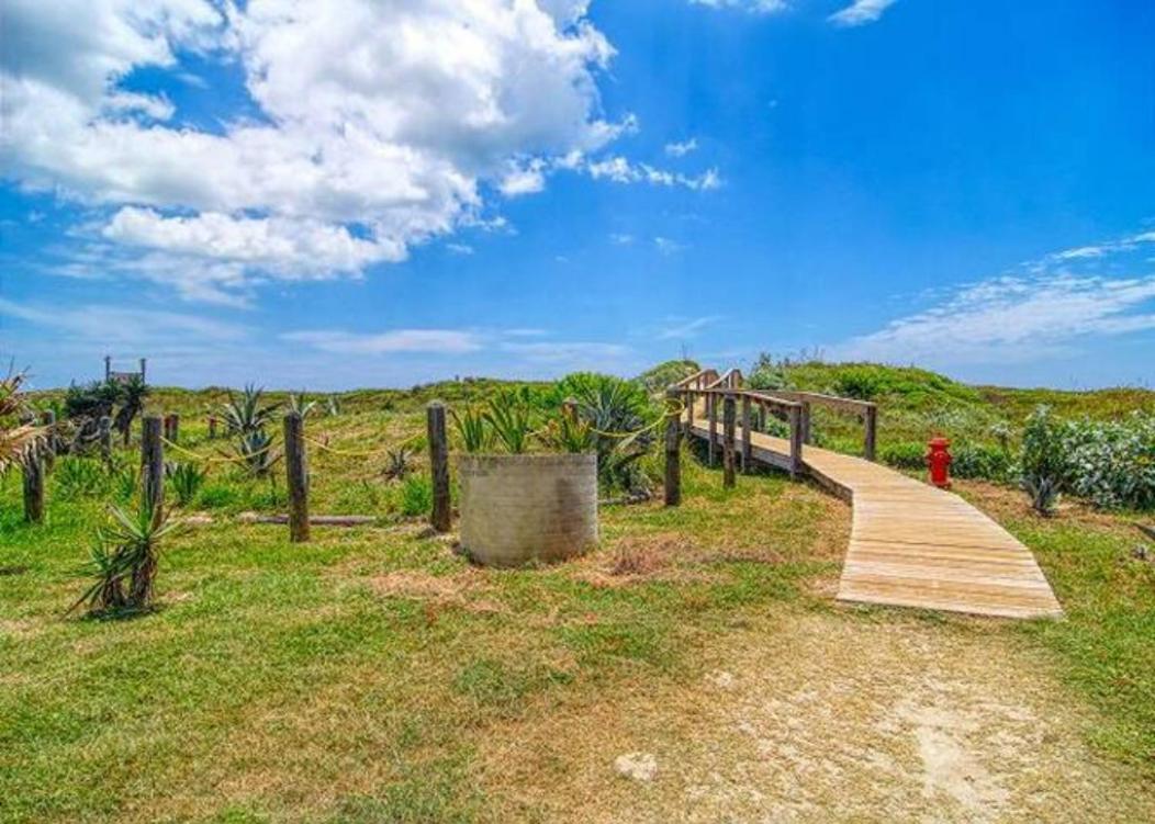 7 Bedroom Home Steps To The Beach With 4 Patios And Pool! Sleeps 20 Port Aransas Bagian luar foto