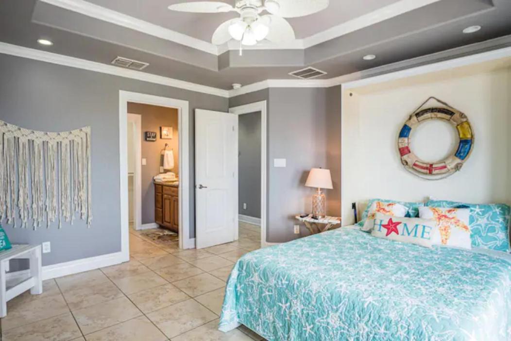 7 Bedroom Home Steps To The Beach With 4 Patios And Pool! Sleeps 20 Port Aransas Bagian luar foto